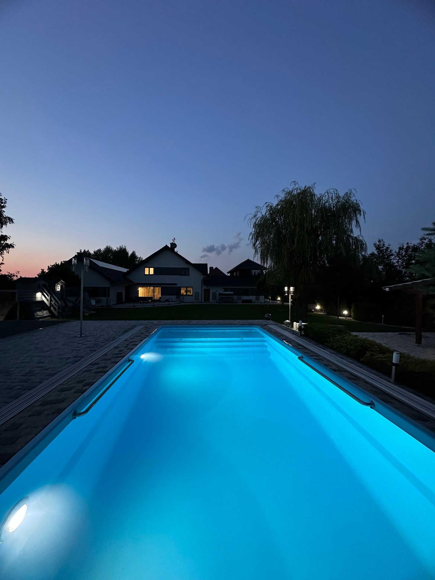 Pooltechnik-Set COMFORT mit LED-Beleuchtung, Solarfolie und Ausstattung für erhöhten Komfort – beliebteste Wahl für Familien